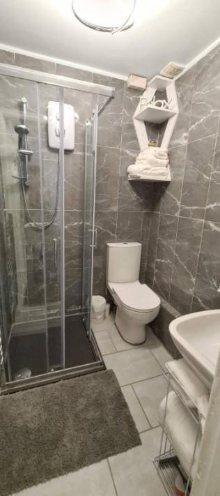 Entire 2 Bed Flat On 3Rd Floor Near City Centre & Stadium Кардифф Экстерьер фото